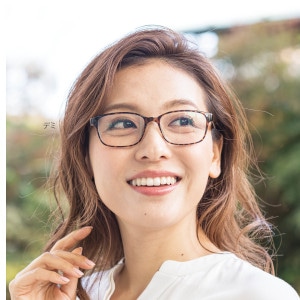 眼鏡のようなアイケアクリアサングラス